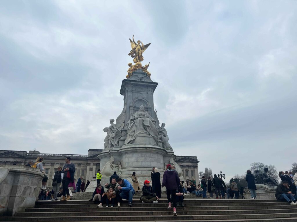 Statue memorial of Queen Victoria in front of Buckingham Palace.